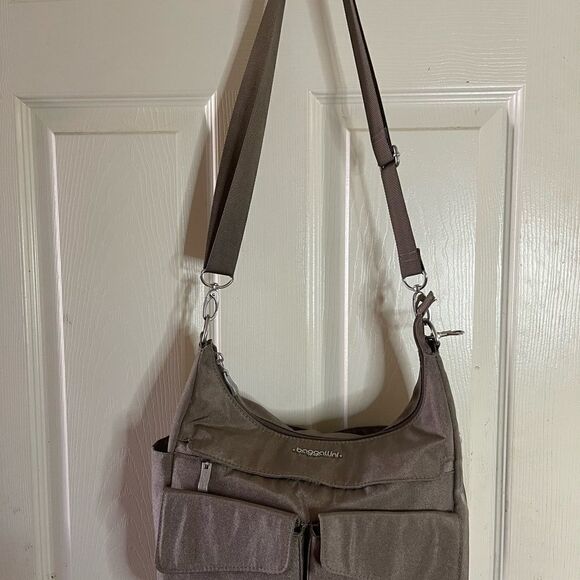 Baggallini Light brown nylon detachable crossbody bag with silver tone hardwares - Picture 3 of 13
